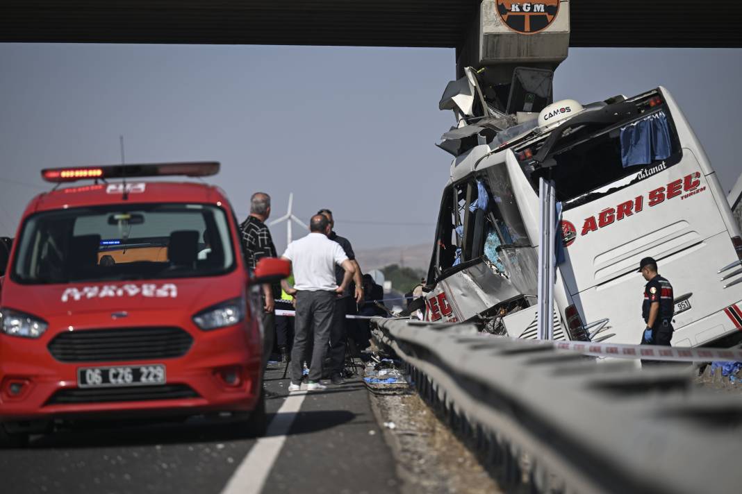 Ankara'daki otobüs faciasında ölü sayısı 11’e çıktı 1